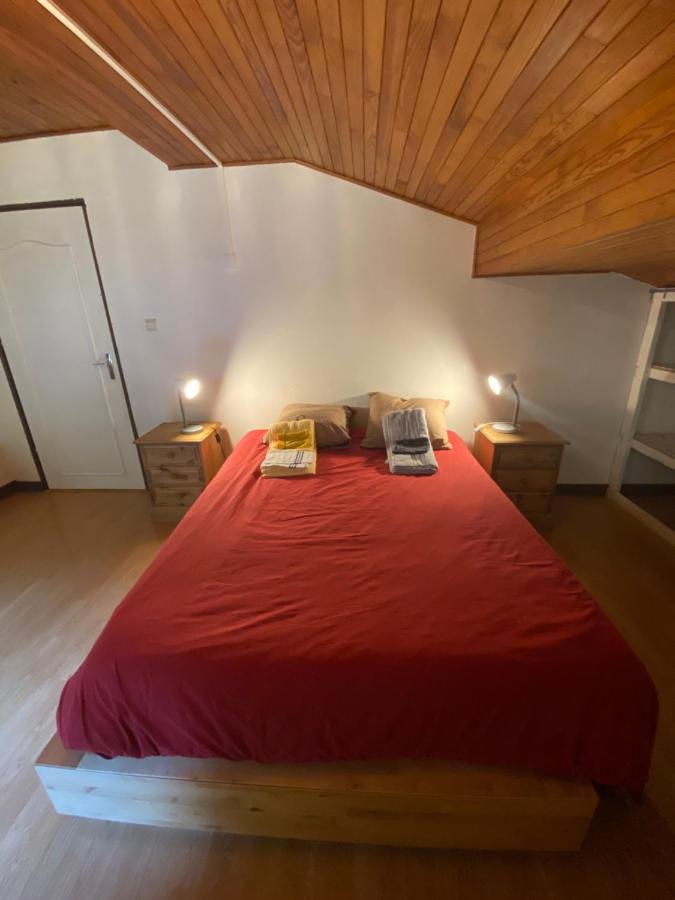 אוש Logement Mansarde Dans Maison Avec Jardin En Bord De Piste, Vue Montagne מראה חיצוני תמונה